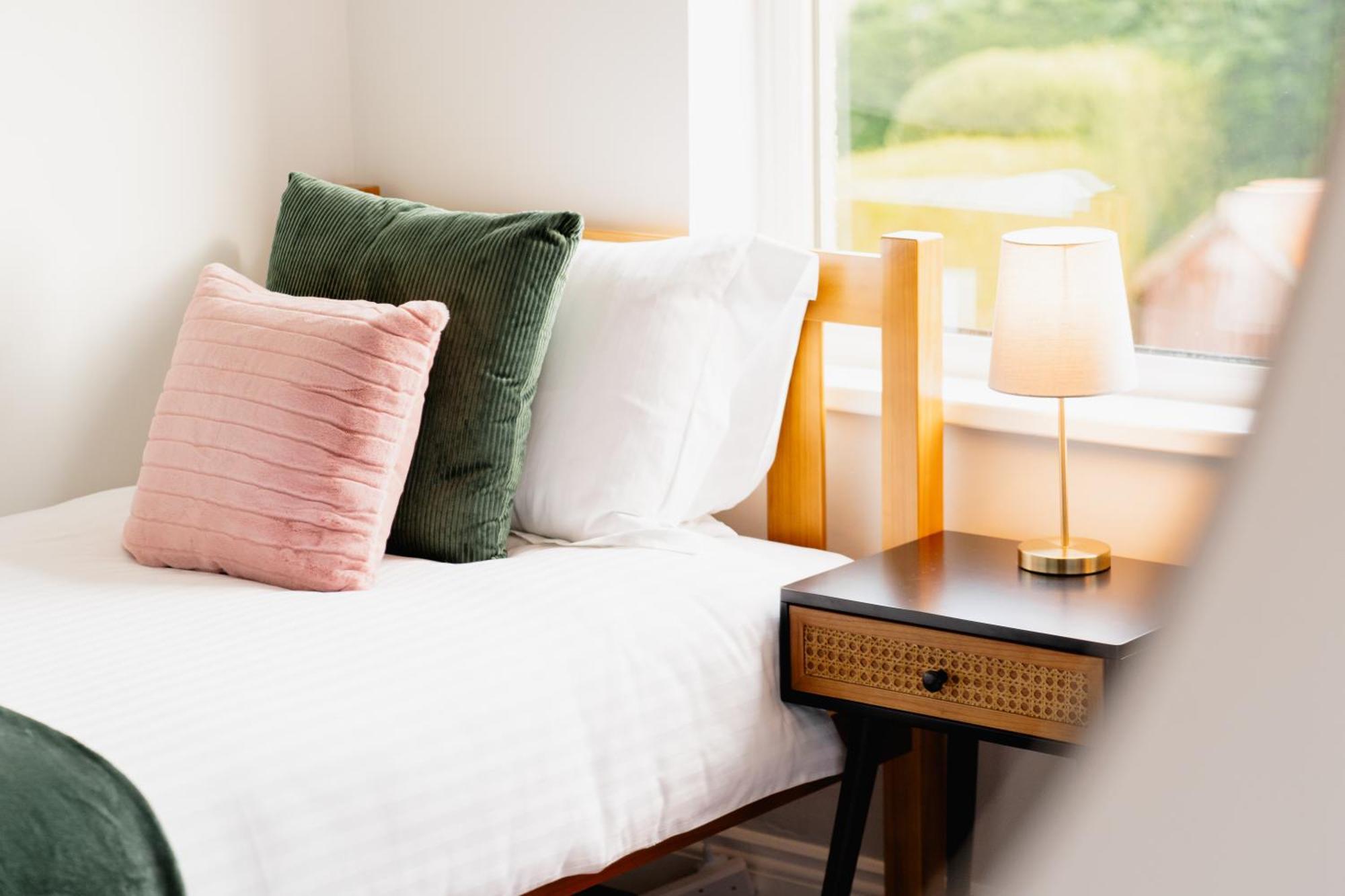 Bowling Terrace By Above Rubies - Stylish, 3 Bedroom, Pet Friendly House In Skipton Bagian luar foto